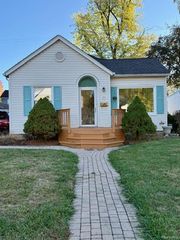 181 Navajo Avenue, Pontiac, MI 48341