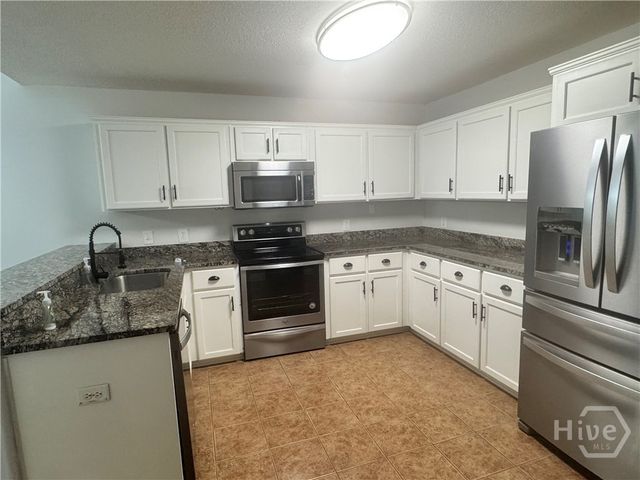 75 Oak Ridge Circle, Richmond Hill, GA 31324