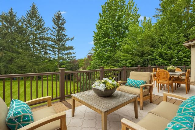 26207 NE 34th Street, Redmond, WA 98053