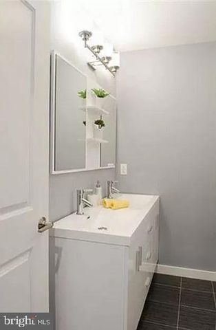 2989 LIVINGSTON ST, Philadelphia, PA 19134