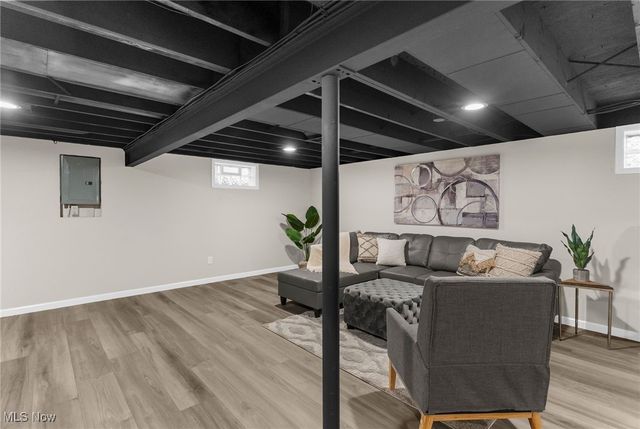 4314 Kerrybrook Drive, Youngstown, OH 44511