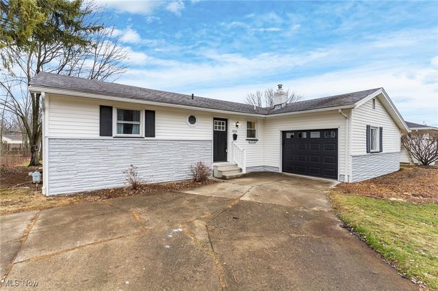 4314 Kerrybrook Drive, Youngstown, OH 44511