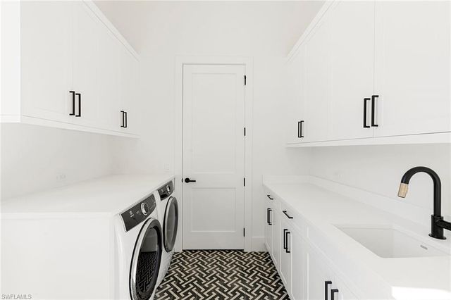 2309 Anthony CT, Naples, FL 34109