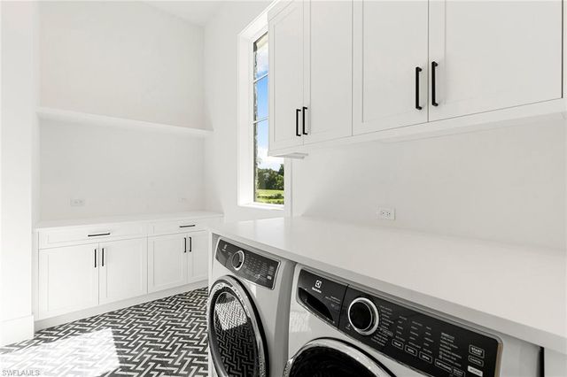 2309 Anthony CT, Naples, FL 34109