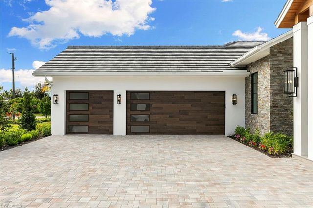 2309 Anthony CT, Naples, FL 34109