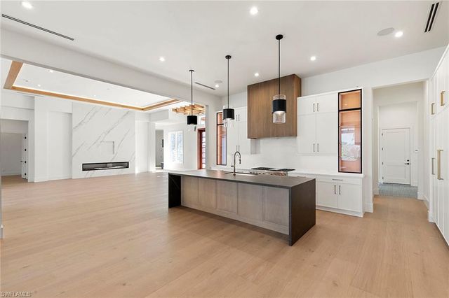 2309 Anthony CT, Naples, FL 34109