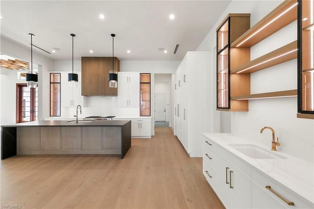 2309 Anthony CT, Naples, FL 34109