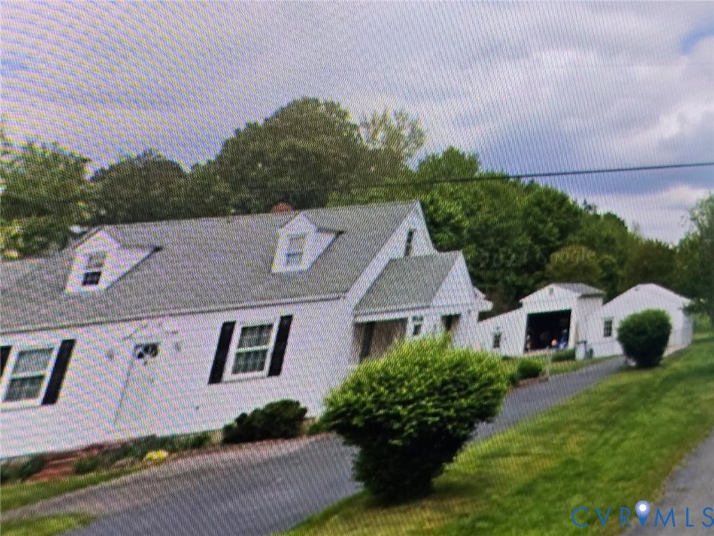 5114 Hickory Rd, South Chesterfield, VA 23803