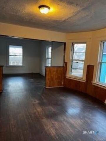 464 Third Avenue, West Haven, CT 06516