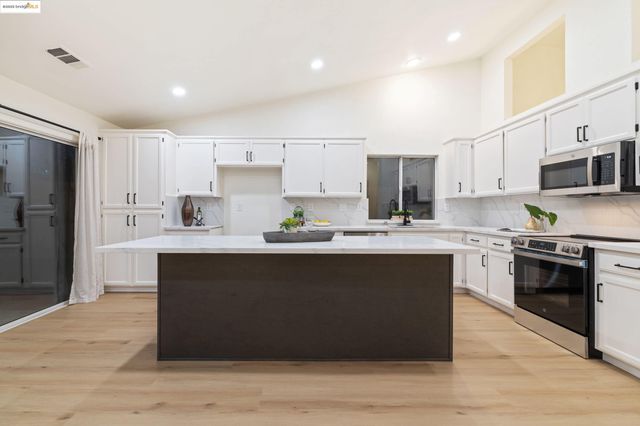 5213 San Paulo Dr, Salida, CA 95368