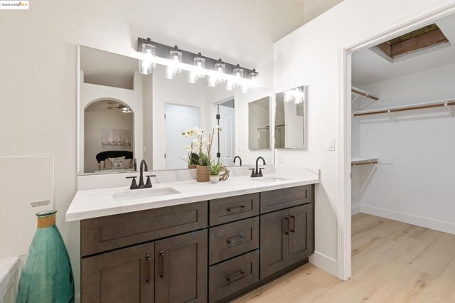 5213 San Paulo Dr, Salida, CA 95368