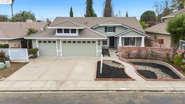 5213 San Paulo Dr, Salida, CA 95368