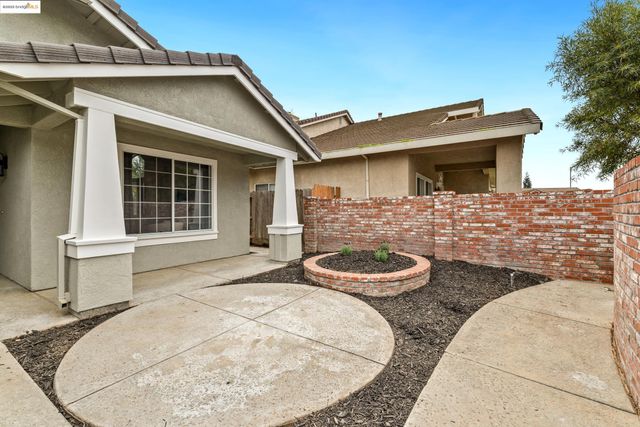 5213 San Paulo Dr, Salida, CA 95368