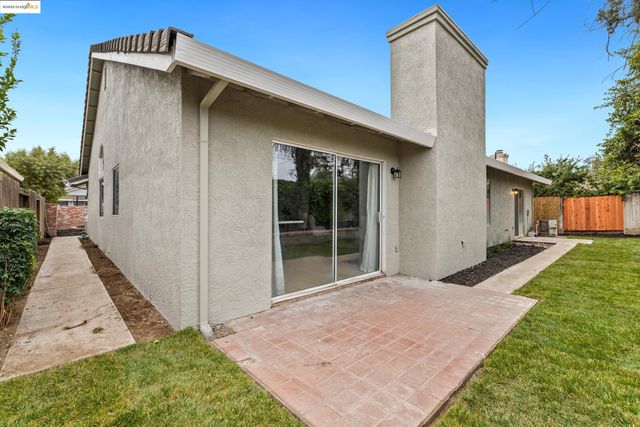 5213 San Paulo Dr, Salida, CA 95368