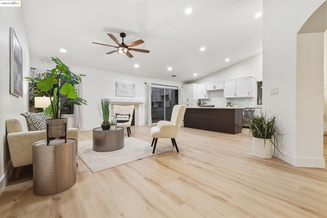 5213 San Paulo Dr, Salida, CA 95368