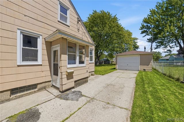 69 Lepeirs Drive, Tonawanda, NY 14150