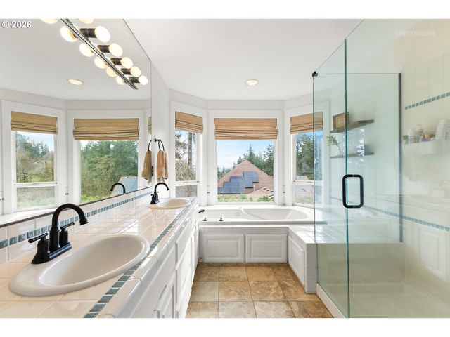 21390 HORTON Ct, West Linn, OR 97068