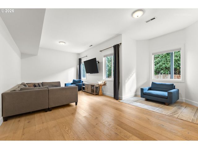 21390 HORTON Ct, West Linn, OR 97068