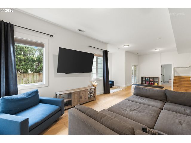 21390 HORTON Ct, West Linn, OR 97068