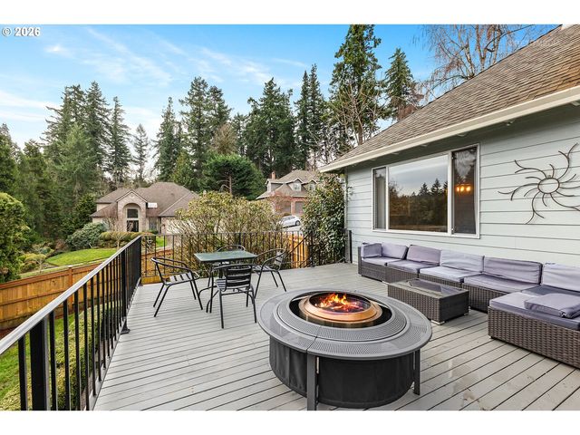 21390 HORTON Ct, West Linn, OR 97068