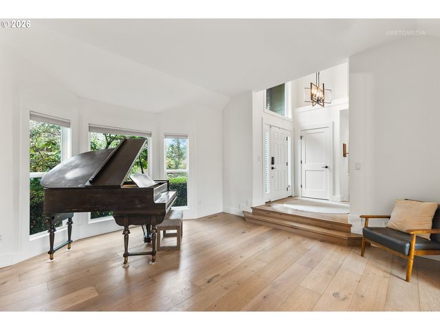 21390 HORTON Ct, West Linn, OR 97068