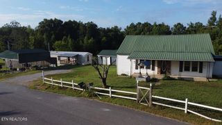 7224 Thomas Twin Oaks Rd, Baxter, TN 38544