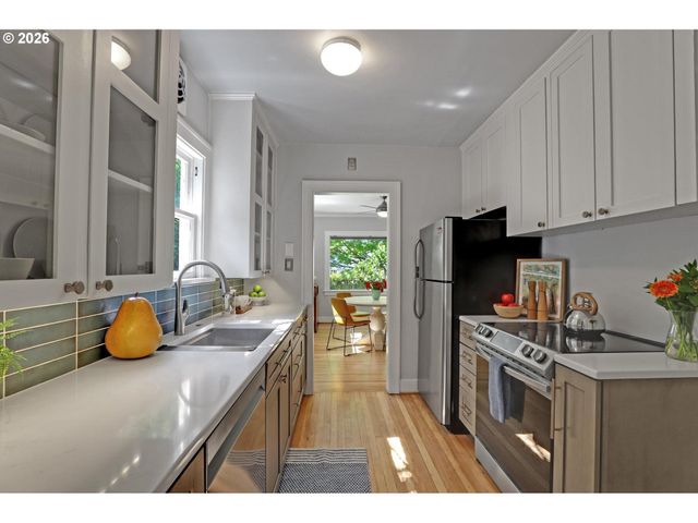 1106 Ne 33RD Ave, Portland, OR 97232