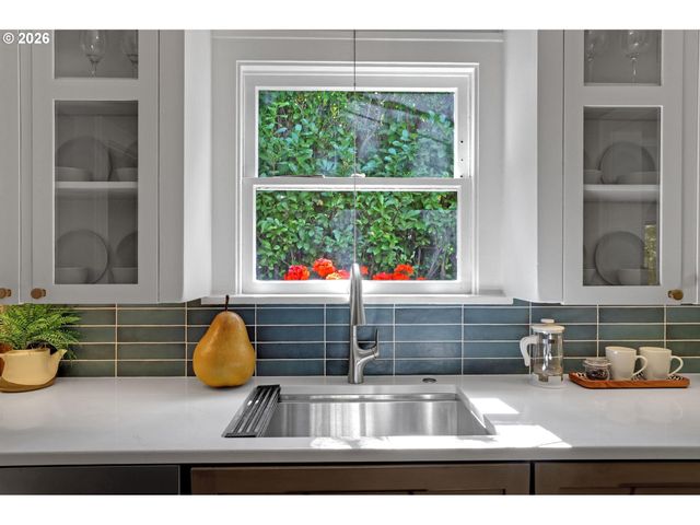 1106 Ne 33RD Ave, Portland, OR 97232