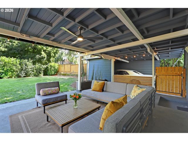 1106 Ne 33RD Ave, Portland, OR 97232