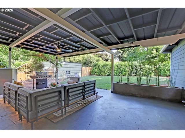 1106 Ne 33RD Ave, Portland, OR 97232