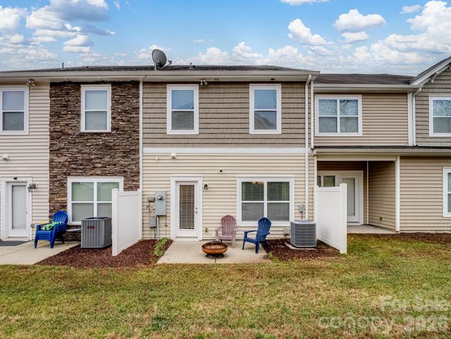 4648 Craigmoss Lane, Charlotte, NC 28278