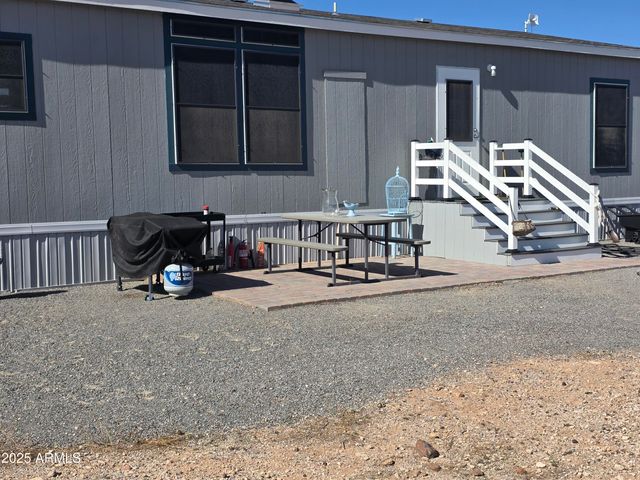 4143 W SUNSET Drive W, New River, AZ 85087