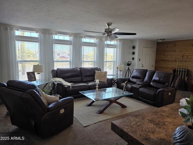 4143 W SUNSET Drive W, New River, AZ 85087