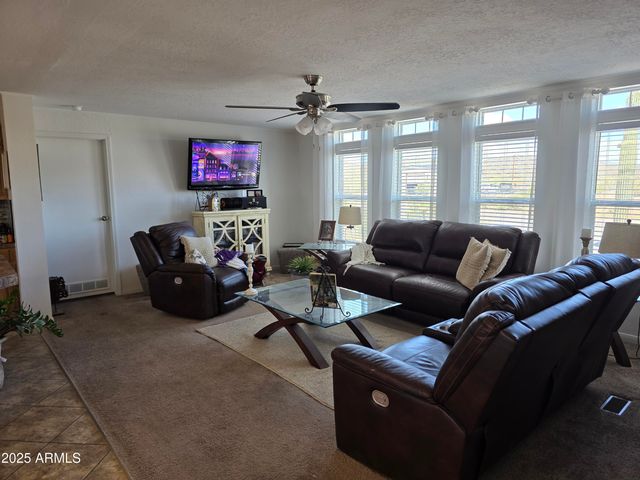 4143 W SUNSET Drive W, New River, AZ 85087