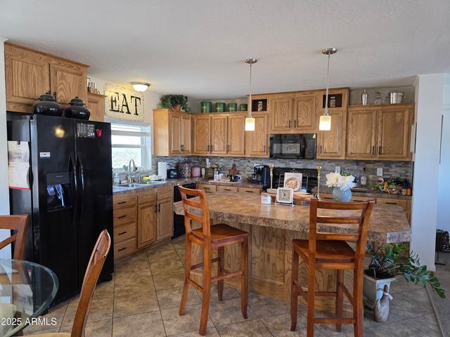 4143 W SUNSET Drive W, New River, AZ 85087