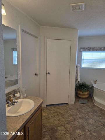 4143 W SUNSET Drive W, New River, AZ 85087