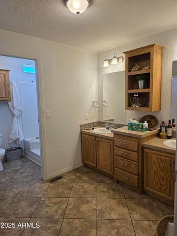 4143 W SUNSET Drive W, New River, AZ 85087