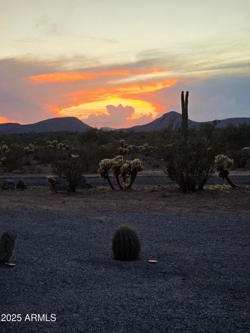 4143 W SUNSET Drive W, New River, AZ 85087