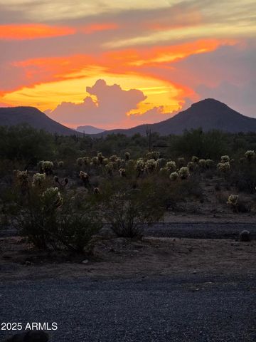 4143 W SUNSET Drive W, New River, AZ 85087