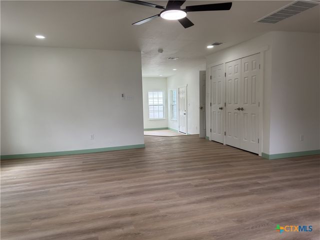 1702 E Heritage Avenue, Temple, TX 76501