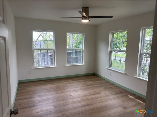 1702 E Heritage Avenue, Temple, TX 76501
