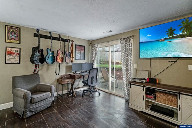 5675 Buttonwood Ct SE, Salem, OR 97306