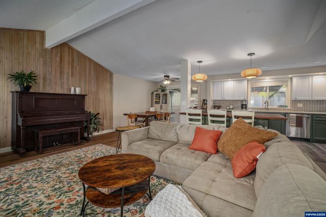 5675 Buttonwood Ct SE, Salem, OR 97306