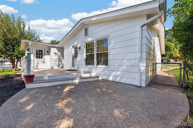 2913 Cypress Drive, St Charles, MO 63301