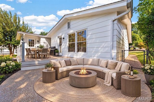 2913 Cypress Drive, St Charles, MO 63301
