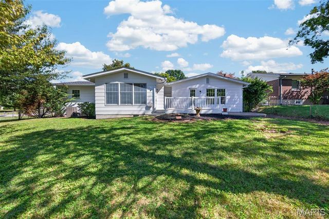 2913 Cypress Drive, St Charles, MO 63301