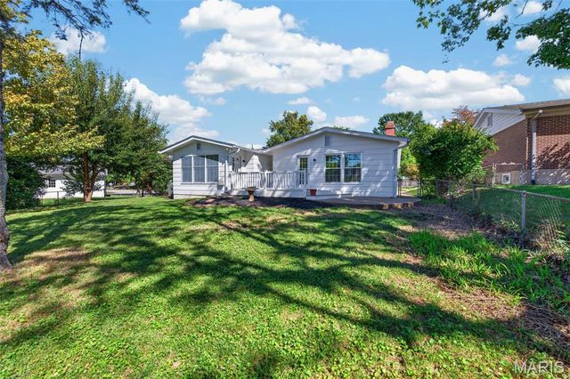 2913 Cypress Drive, St Charles, MO 63301