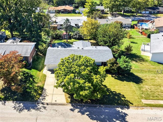 2913 Cypress Drive, St Charles, MO 63301