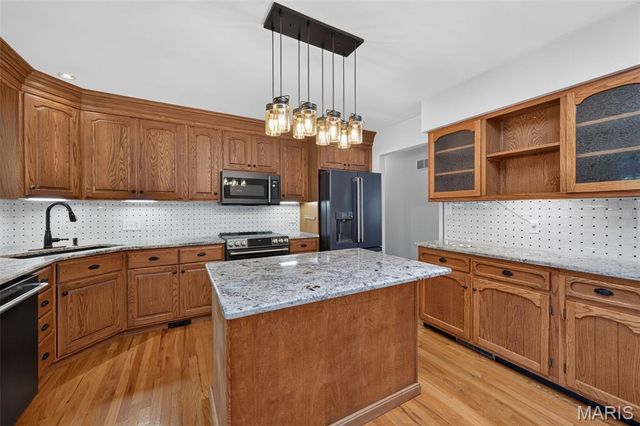2913 Cypress Drive, St Charles, MO 63301