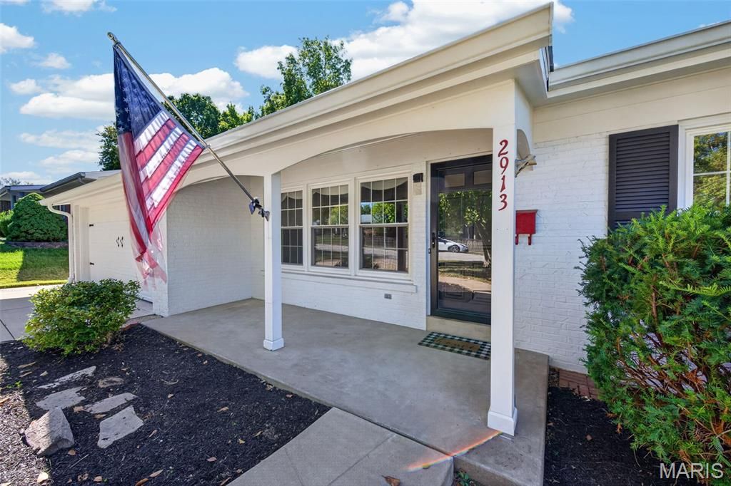 2913 Cypress Drive, St Charles, MO 63301